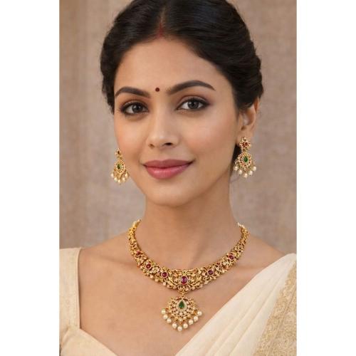 Vaidhavi Royal Kundan Pearl Necklace Set
