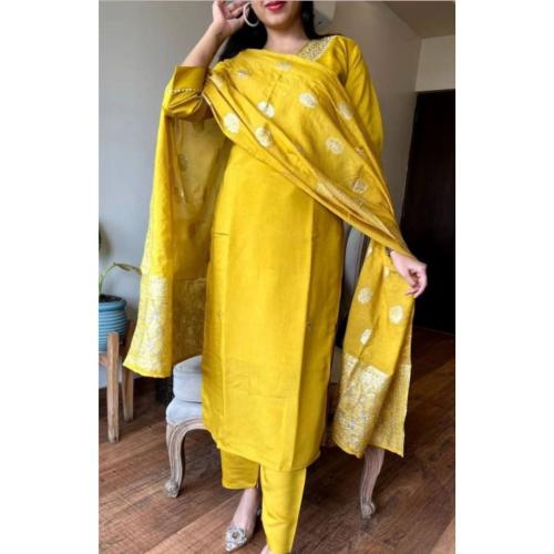 Women Embroidered Kurta Set with Trousers & Banarasi Dupatta