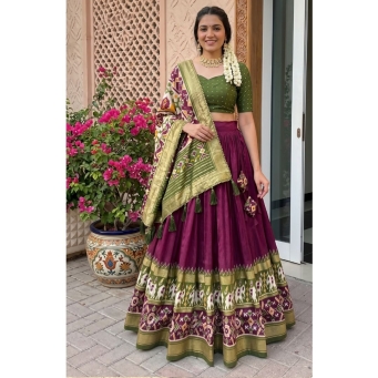 Lehenga Cholis